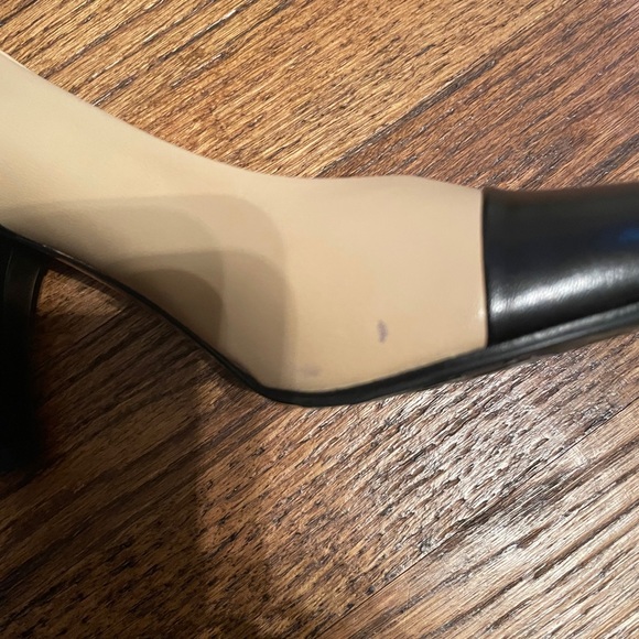 Taryn Rose two toned spectator pump - Picture 8 of 8